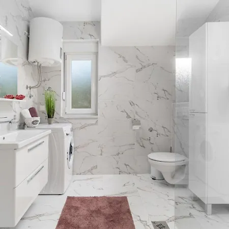Apartment Lux 2 - Heated Pool *