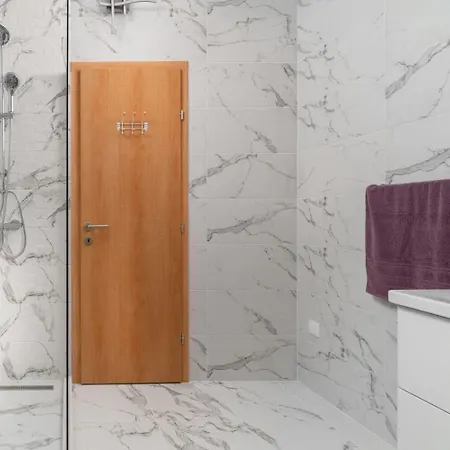 Apartment Lux 2 - Heated Pool