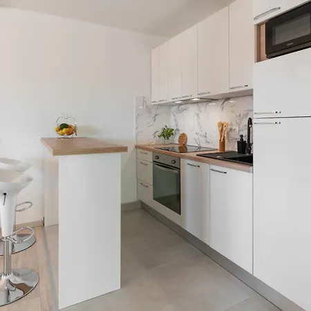 Lux 2 Apartamento Marina (Bossoglina)