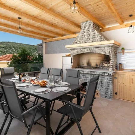 Apartman Lux 2 - Heated Pool *