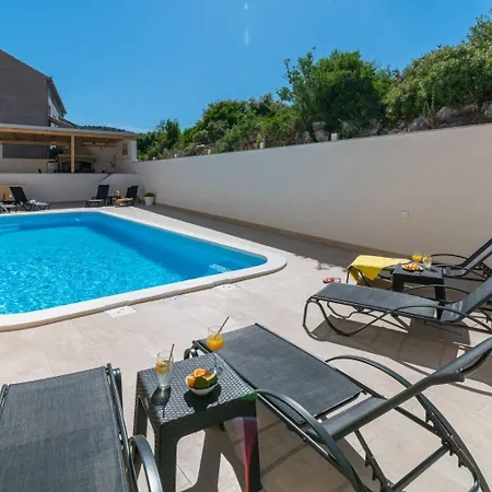 Apartman Lux 2 - Heated Pool