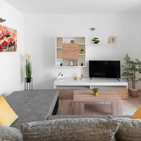 Lux 2 - Heated Pool Apartman *